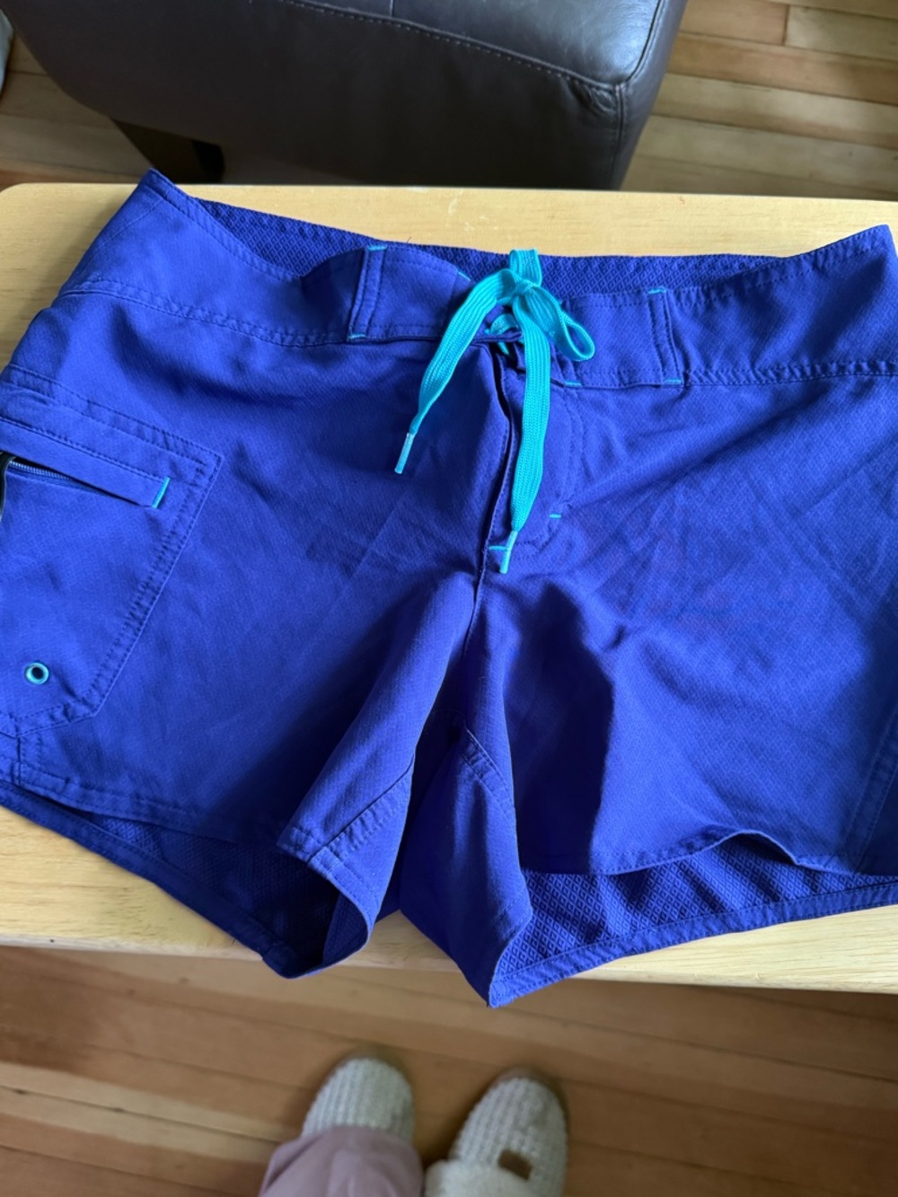 Athleta Clearwater board Shorts with‎ Teal Drawstring size 2